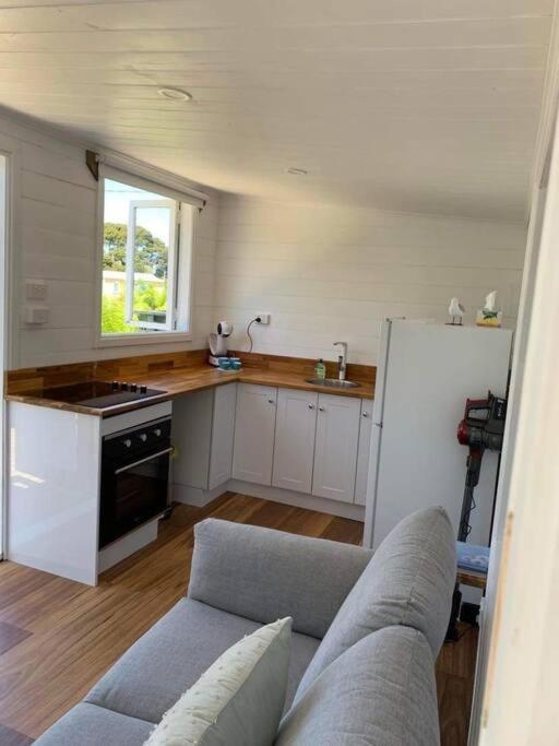 The Wandering Duck - Heritage Tiny House Strahan Buitenkant foto