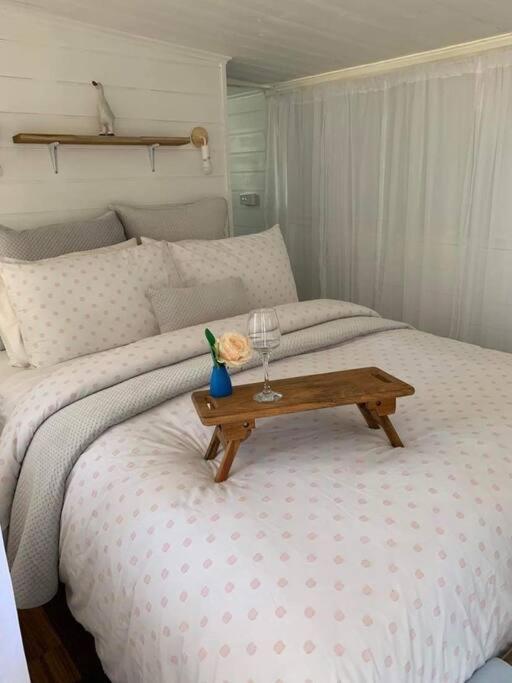 The Wandering Duck - Heritage Tiny House Strahan Buitenkant foto