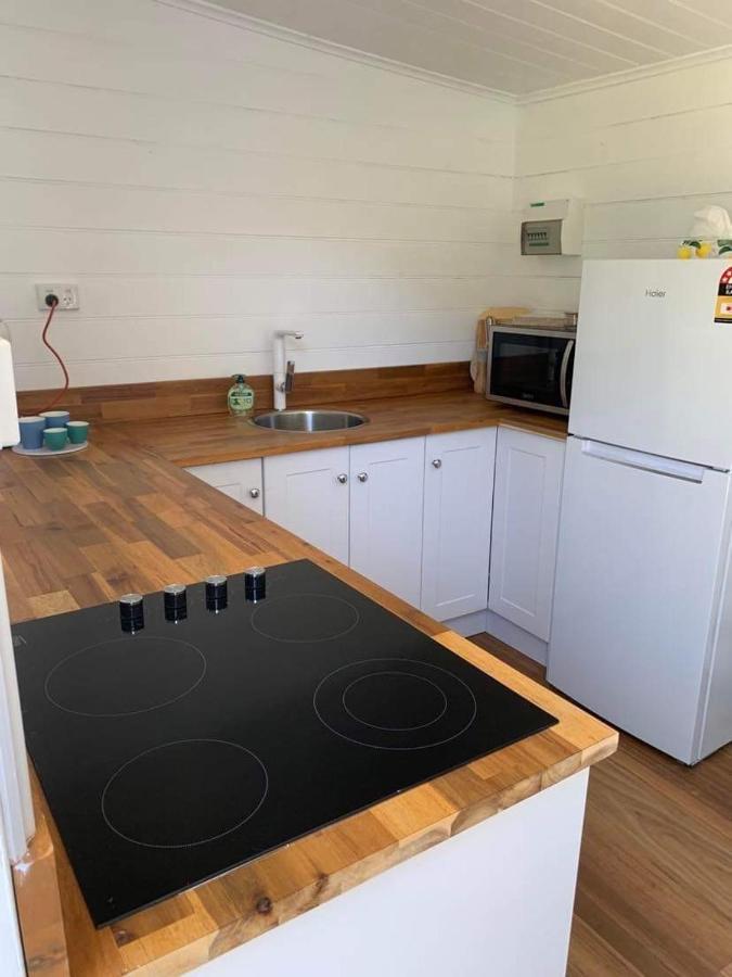 The Wandering Duck - Heritage Tiny House Strahan Buitenkant foto
